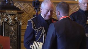 ДЭВИД  БЭКХЭМ  ПОЛУЧИЛ РЫЦАРСКИЙ ТИТУЛ.