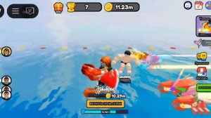 Плыву первая