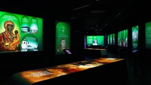 Сургут принял уникальную выставку «Голгофа Патриарха Тихона»