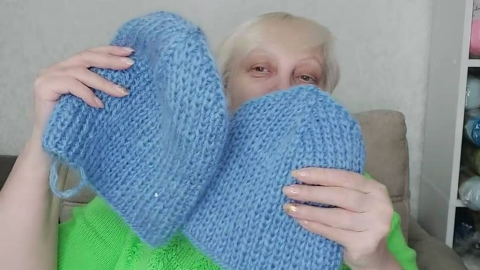 ВЯЖЕМ САМУЮ ПРОСТУЮ ШАПКУ (свяжет даже начинающий) смотреть онлайн