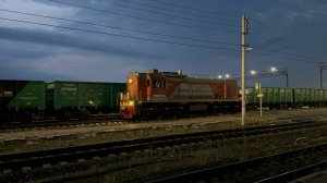 Тепловоз ТЭМ18ДМ-1642 на ст.Ульяновск-Центральный, август 2025 года