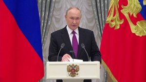 «Единство — сила России»: Путин наградил тех, кто хранит дух нации