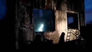 Четверо детей и двое взрослых погибли при пожаре в дачном доме в Сургуте