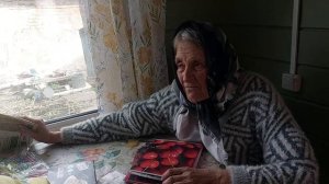 Аннушка поздравляет меня с днем рождения