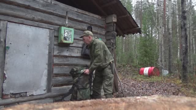 Охота и рыбалка в тайге /Капканы на куницу/ Налимы на самоловки/ Изба/ Таежный быт / Медведь, куница смотреть онлайн
