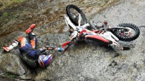 Dirt Bike Fail 😵😩😱