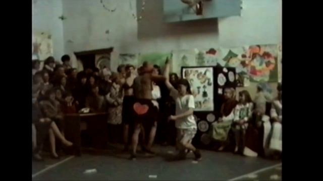 «Ламбада» школьный концерт в 90-е годы