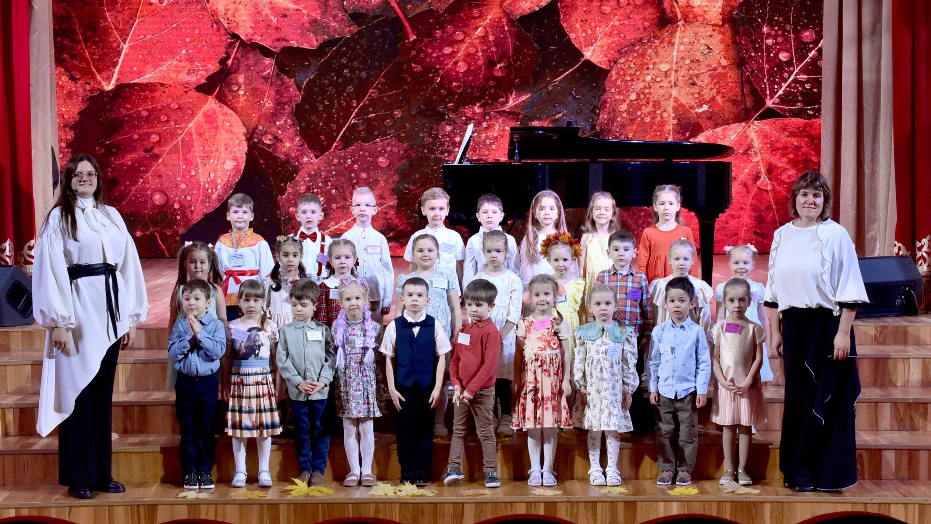 Открытый урок хора "Снежинка" (гр. 4.1 и 4.2) смотреть онлайн