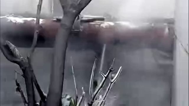 Прорвало трубу в Омске на улице Красный путь 151