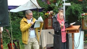 ВЛАД МАЛЕНКО
Чай наш крепко заварен.
Вечен звезд хоровод..
Пушкин, Толстой, Гагарин
двинули время вп