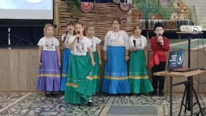 2025 г. 3 ноября поют детский фольклерный ансамбль Ладушки