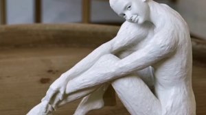 Балерина на отдыхе после сцены