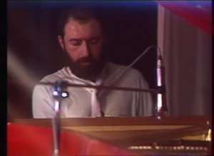 Михаил Альперин - дружеский шарж на Леонида Чижика.  Международные Дни Джаза в Архангельске 1987 г.