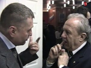 «Нам надо держаться». Жириновский с супругой, Горбачев с супругой, дипломат И.Иванов. 1997 год.