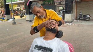 ВОЛШЕБНАЯ рука Вариса Барбера погрузила милого мальчика в глубокий сон