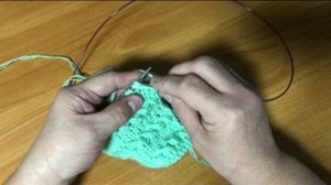 Горизонтальные объёмные дорожки на лицевой глади. Узоры спицами