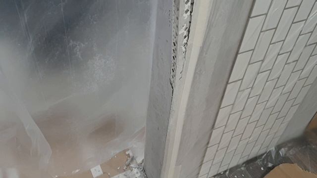 Санузел в стиле лофт: 2 - укрытие помещения и демонтаж уголков Cezar 🛁