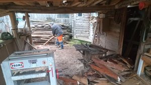 Пилю дрова из горбыля на собственной циркулярке.