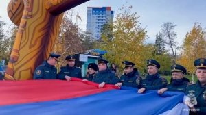 Сотрудники МЧС России присоединились к патриотическому флешмобу