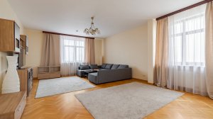 Просторная квартира в прекрасном районе Москвы! Аренда 4-комнатной квартиры, 154 м² (ID 13682)