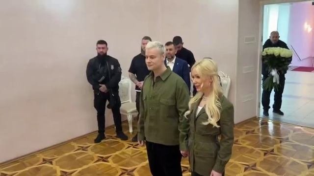 «Иначе быть не могло!»: Мизулина и Shaman поженились в Донецке