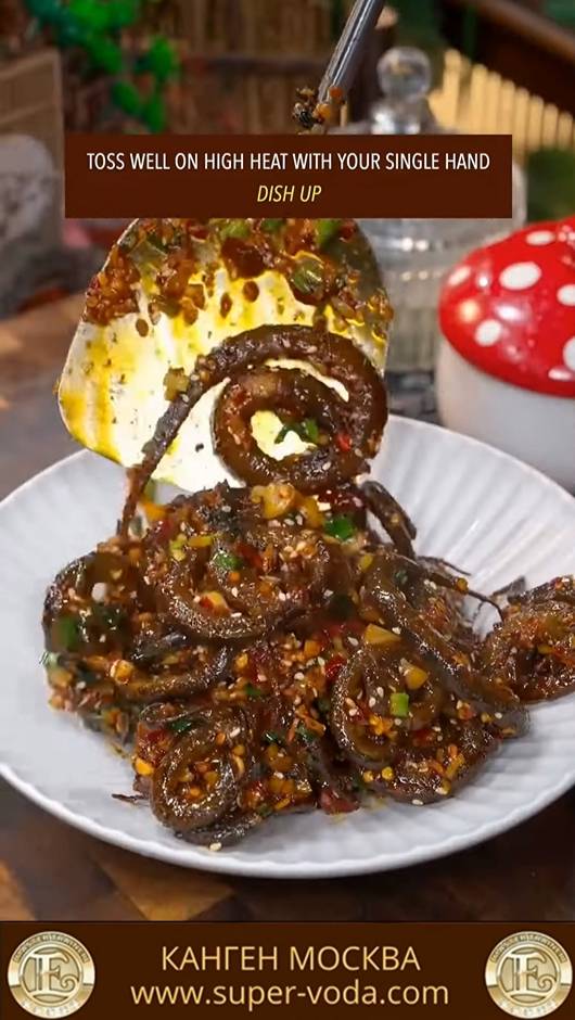 ЖАРЕНЫЙ УГОРЬ 👍🐟😋 #еда #вкусно #кухня #угорь #рыба #китайскаяеда #домашняякухня #домашняяеда #вок