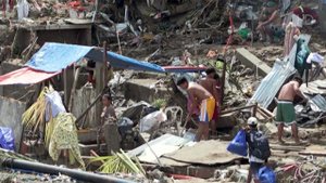 На Филиппинах число погибших в результате тайфуна превысило 90 человек