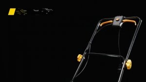 Электрическая газонокосилка HUTER ELM 2000P в работе