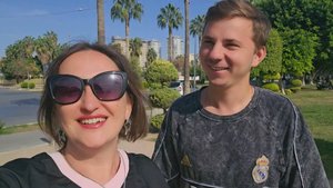 Я буду богатой! Примета такая.. С Ромой гуляем на набережной