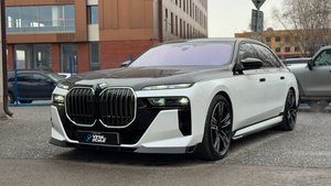 BMW 7 series - установка обвеса, выполнили антихром и оклейку автомобиля