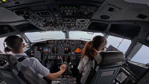 BOEING 737 посадка в мильныцмдождь в Нице.