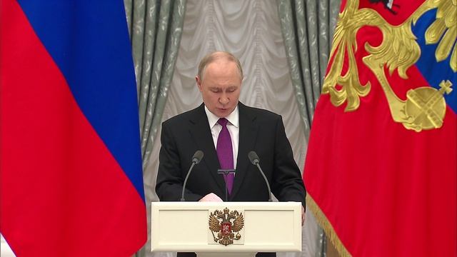 В Кремле прошла церемония награждения разработчиков ракеты «Буревестник» и беспилотника «Посейдон» смотреть онлайн