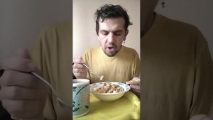 Мукбанг обжор / жареная картошка с яйцами / цикорий со сгущённым молоком