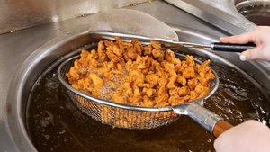 Хрустящая жареная курица (крабовое мясо и соус из свежих фруктов) «Тэге Дак Канджон»