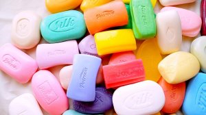 АСМР ШУРШАНИЕ. РАСКЛАДЫВАЮ ЯРКОЕ МЫЛО. ШЕЛЕСТ УПАКОВКИ.