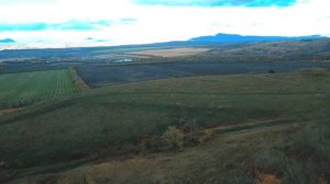 В моменте…над поем.