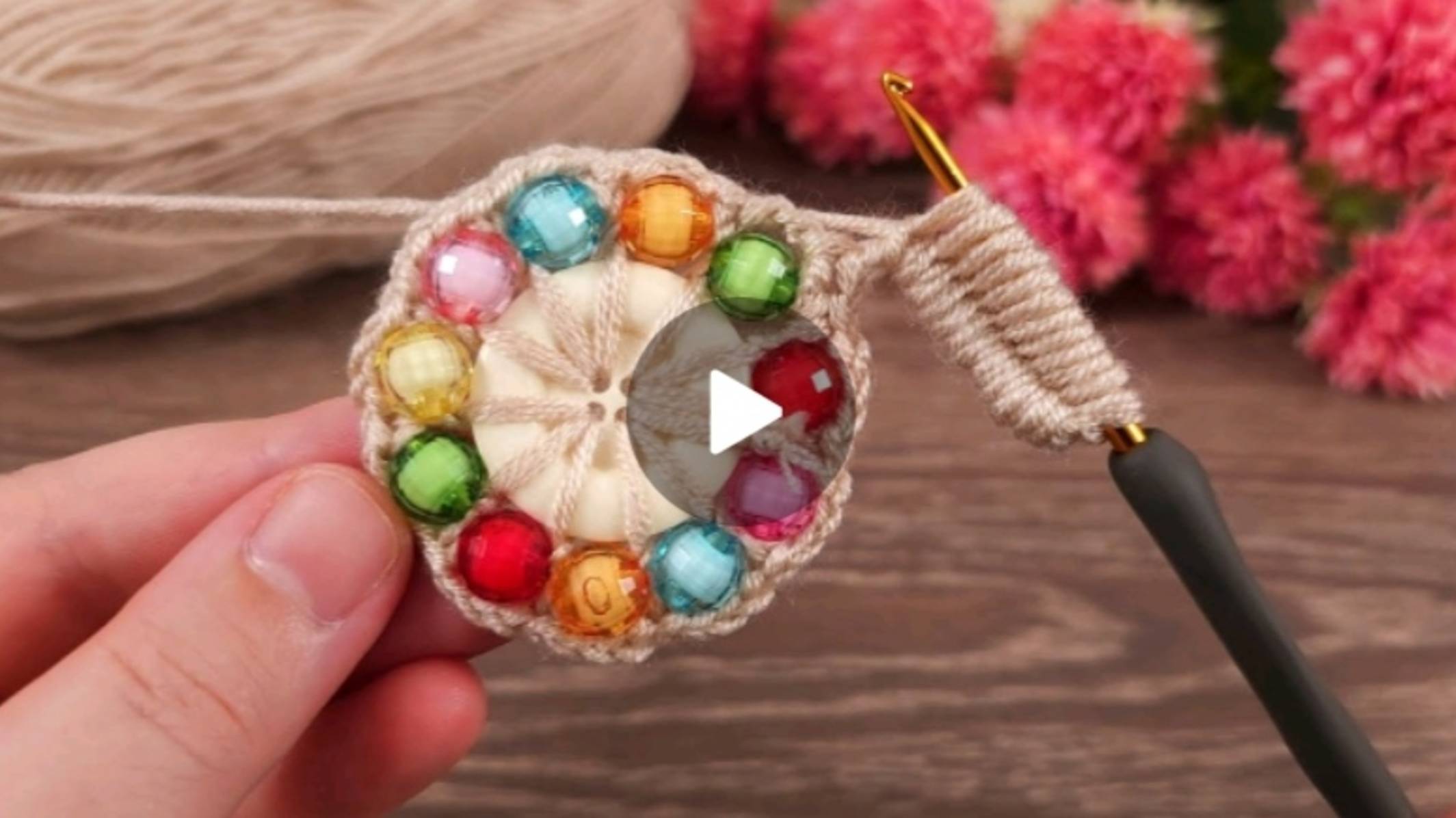 Цветочный мотив крючком😍 🌼🌸🌺 #все_в_жизни_связано #вязаниекрючком #всевжизнисвязано смотреть онлайн