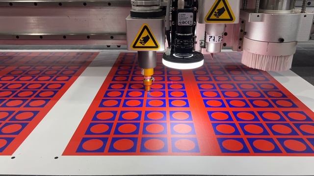 Планшетно-режущий плоттер Filato для резки плёнки смотреть онлайн