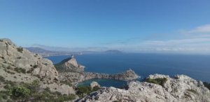 Очень красивый маршрут в Крыму: подъём на Караул-Оба, пик Космос, Царский пляж, ноябрь-2025