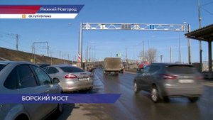 На Борском мосту сейчас регулируют движение сотрудники ГИБДД