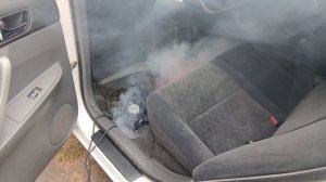 Сухой туман, ароматизатор для машины.