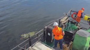 Газовики работают в море