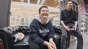 НАПРОСИЛАСЬ с Вованом на стрижку! РАЗГОВОРИЛИСЬ, оказалось у нас с Мишей общие ИНТЕРЕСЫ! РАЗВЛЕКАЮСЬ