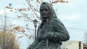 В Петрозаводске открыли памятник заонежской сказительнице Ирине Андреевне Федосовой