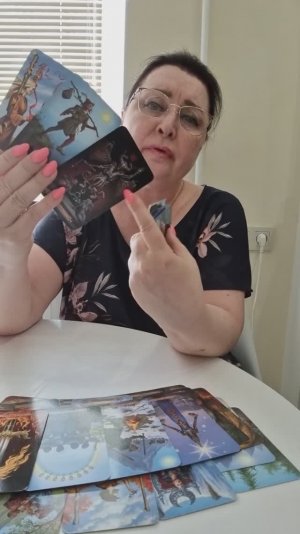 НЕ ПОЗВОЛЯЙ ЕМУ...ОН СДЕЛАЕТ ТЕБЕ БОЛЬНО! | Гадание таро расклад