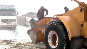 Опасность схода лавин возможна в горных районах Кыргызстана из-за сильной метели