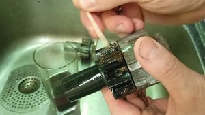 Растворение ржавчины уксусом