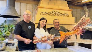 Мы в гостях у хорошего фудблогера Азы Геворгян. Готовим вместе вкусные блюда на мангале