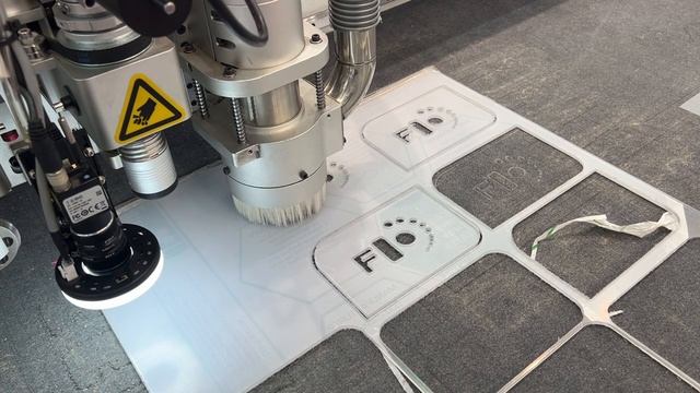 Планшетно-режущий плоттер Filato для резки поликарбоната смотреть онлайн