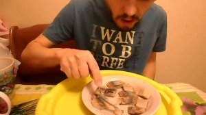 ОБЖОР СЕЛЬДЬ ФИЛЕ-КУСОЧКИ ТЕСЕЙ ЦАРСКАЯ  В МАСЛЯНОЙ ЗАЛИВКЕ, С БЕЛЫМ ХЛЕБОМ